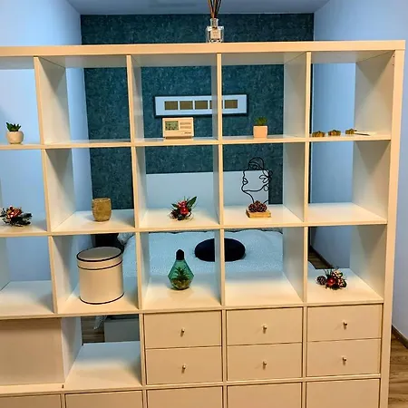 Apartment Quiet 1-bedroom Apartment, Free Parking & Gym