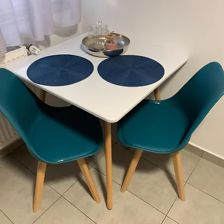 Apartment Quiet 1-bedroom Apartment, Free Parking & Gym